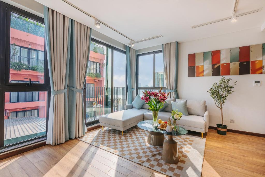 Margaery Boutique Apartment & Skyon9 Rooftop Bar – Hanoi